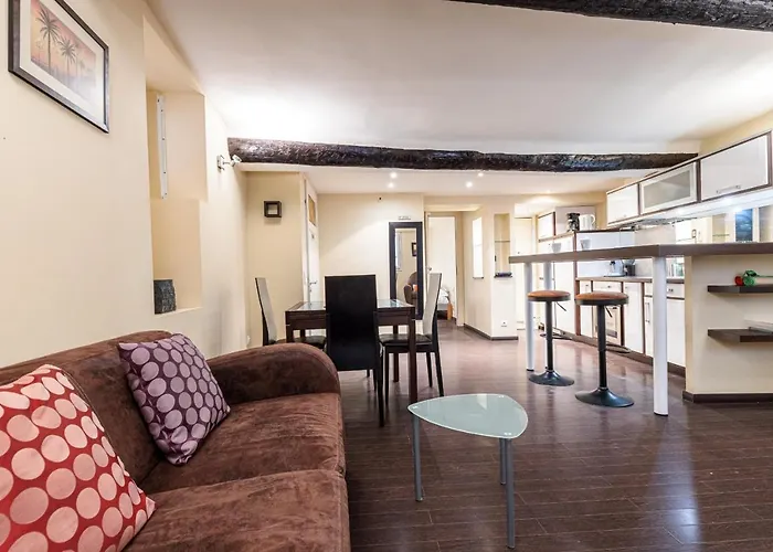 Atypical Cozy 1 Bdr Old Town