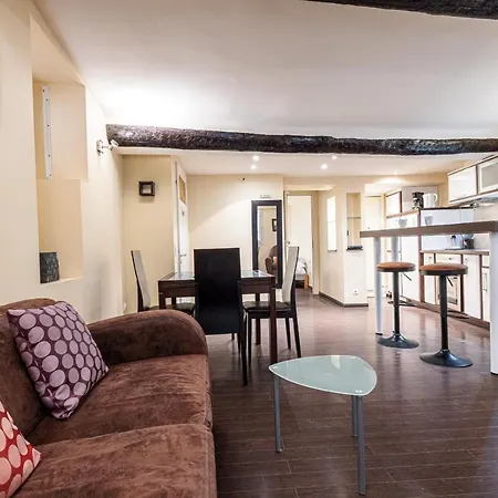 Atypical Cozy 1 Bdr Old Town